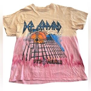 URBAN OUTFITTERS Def Leopard Pyromania unisex graphic tee- size s/m
